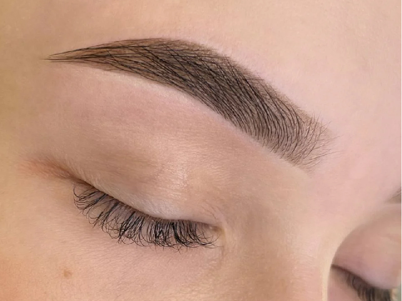 Eyelash consultation